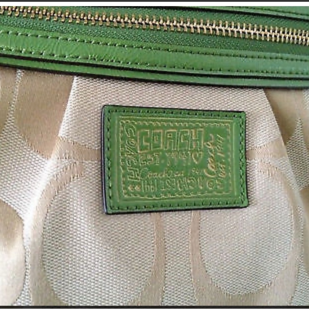 Coach Poppy 2012 Daisy Signature Crossbody Bag Beige & Green w 2 Coach Hangtags - Picture 8 of 17